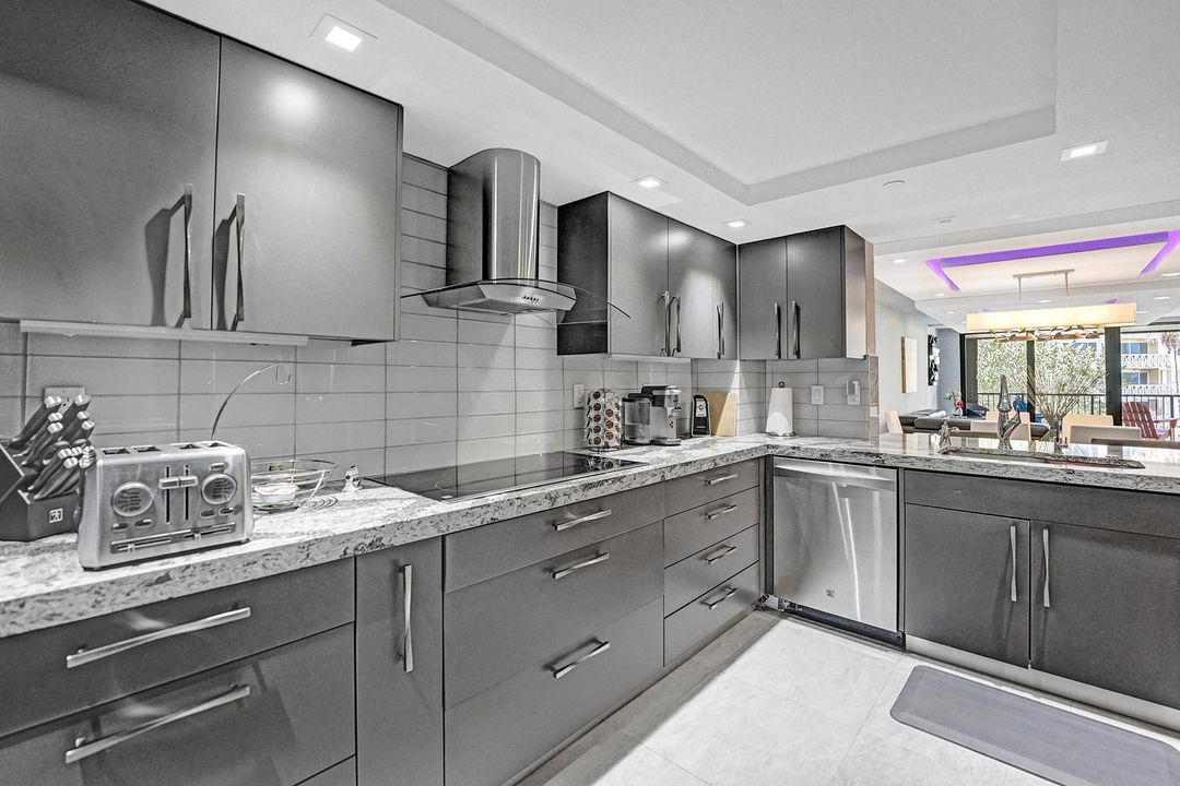 На продажу: $989,500 (2 спален, 2 ванн, 1715 Квадратных фут)