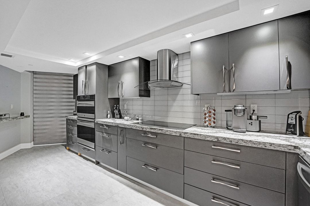 На продажу: $989,500 (2 спален, 2 ванн, 1715 Квадратных фут)