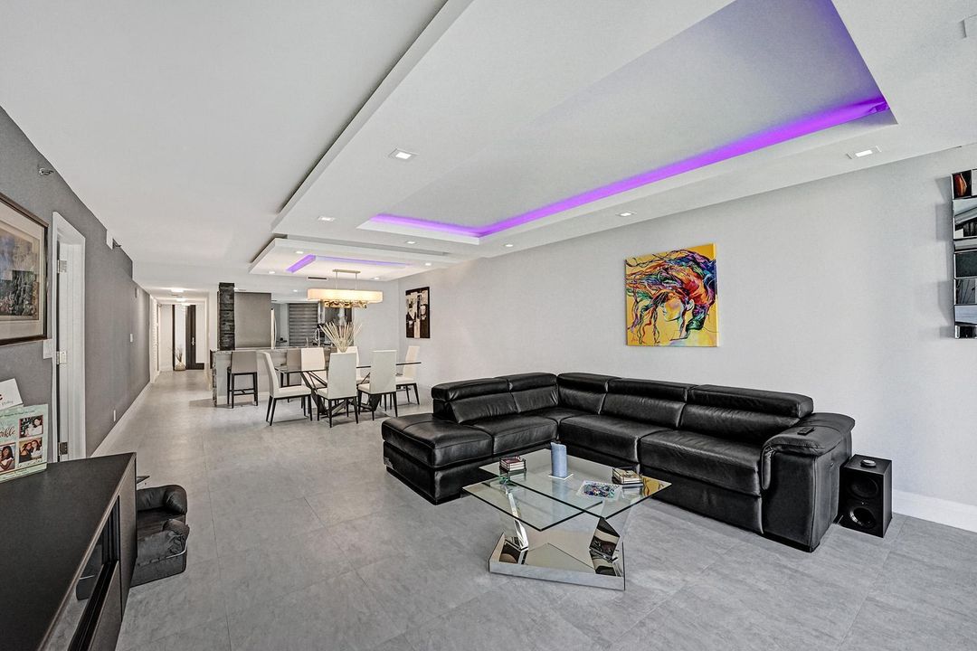 На продажу: $989,500 (2 спален, 2 ванн, 1715 Квадратных фут)