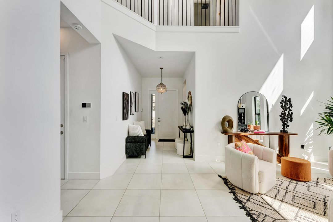 合同活跃: $2,090,000 (5 贝兹, 7 浴室, 4605 平方英尺)