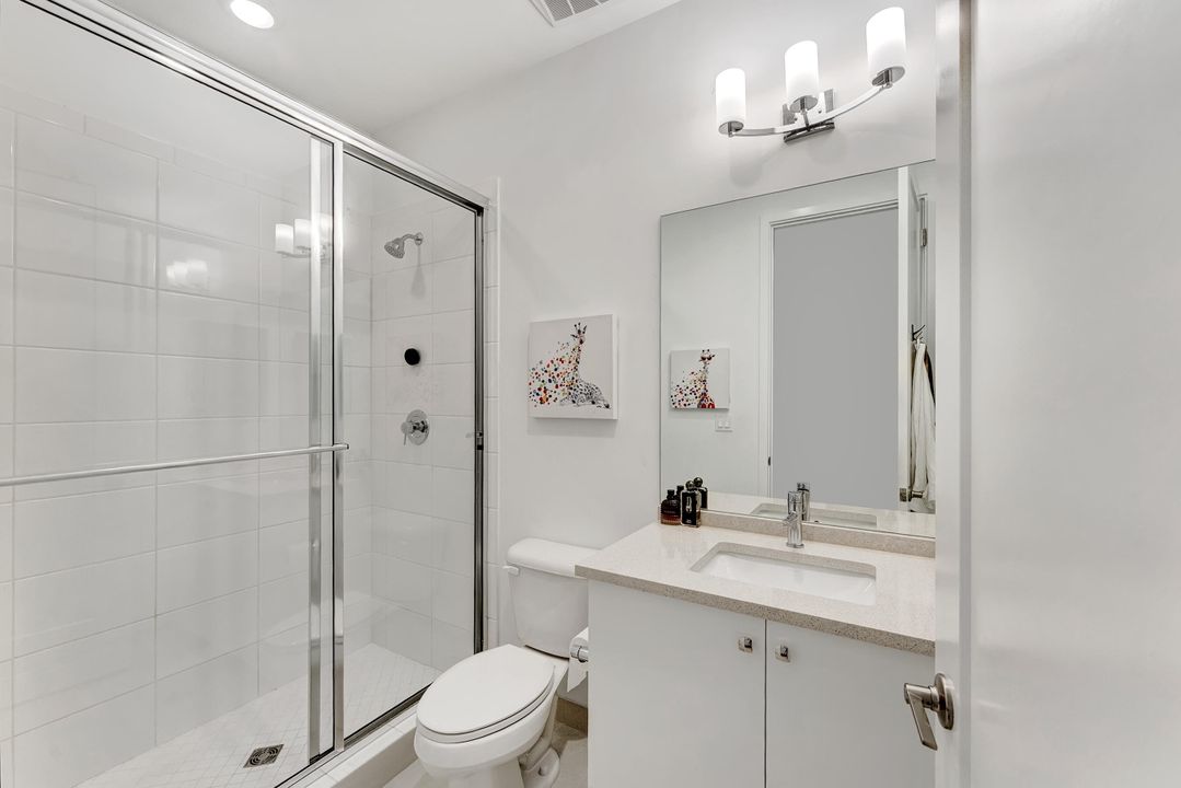 合同活跃: $2,090,000 (5 贝兹, 7 浴室, 4605 平方英尺)