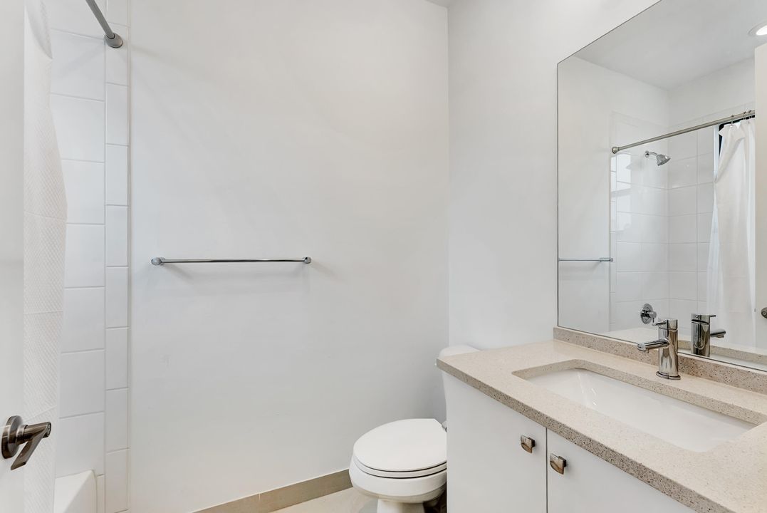 合同活跃: $2,090,000 (5 贝兹, 7 浴室, 4605 平方英尺)