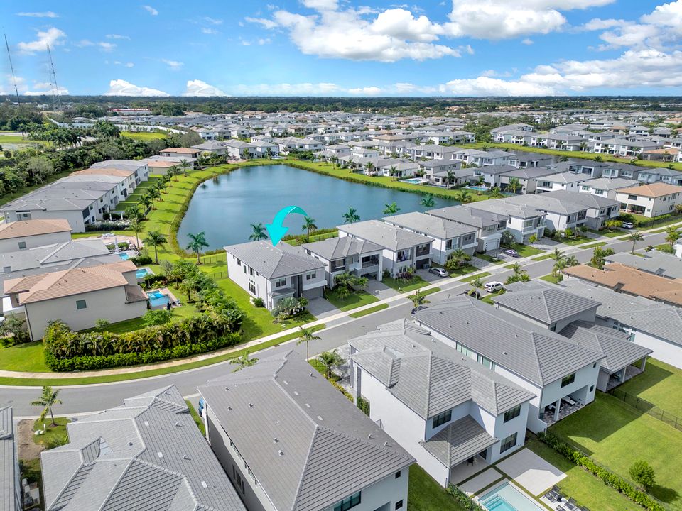 合同活跃: $2,090,000 (5 贝兹, 7 浴室, 4605 平方英尺)