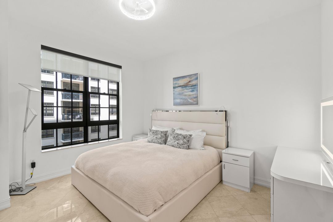 For Rent: $6,750 (2 beds, 2 baths, 1082 Square Feet)