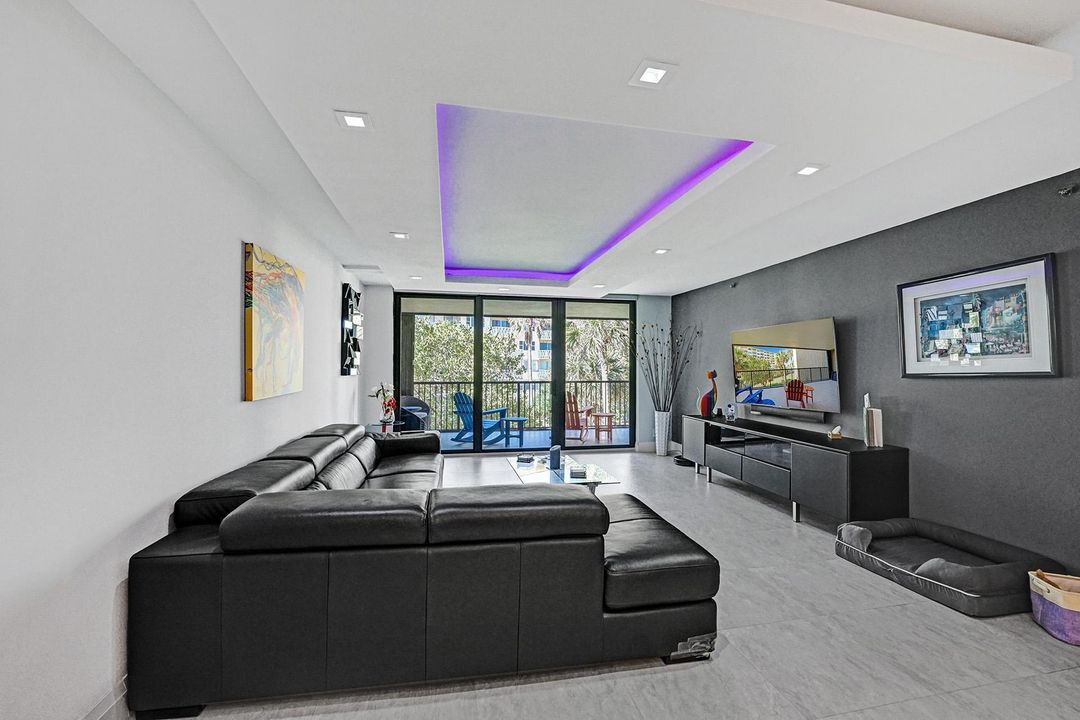 На продажу: $989,500 (2 спален, 2 ванн, 1715 Квадратных фут)