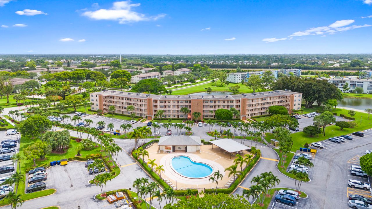 For Sale: $147,999 (2 beds, 2 baths, 916 Square Feet)