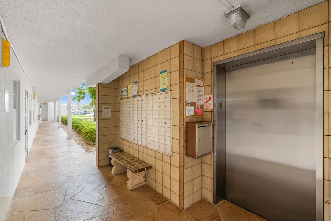 For Sale: $147,999 (2 beds, 2 baths, 916 Square Feet)