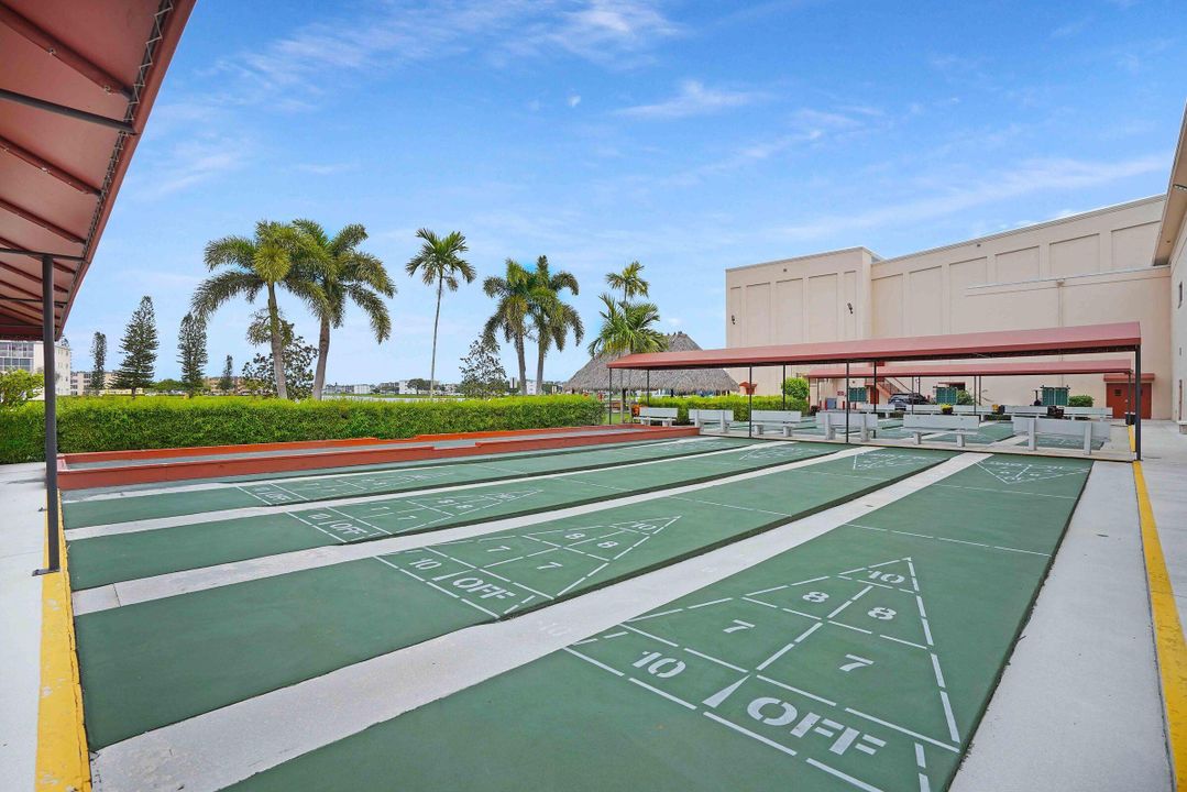 For Sale: $147,999 (2 beds, 2 baths, 916 Square Feet)