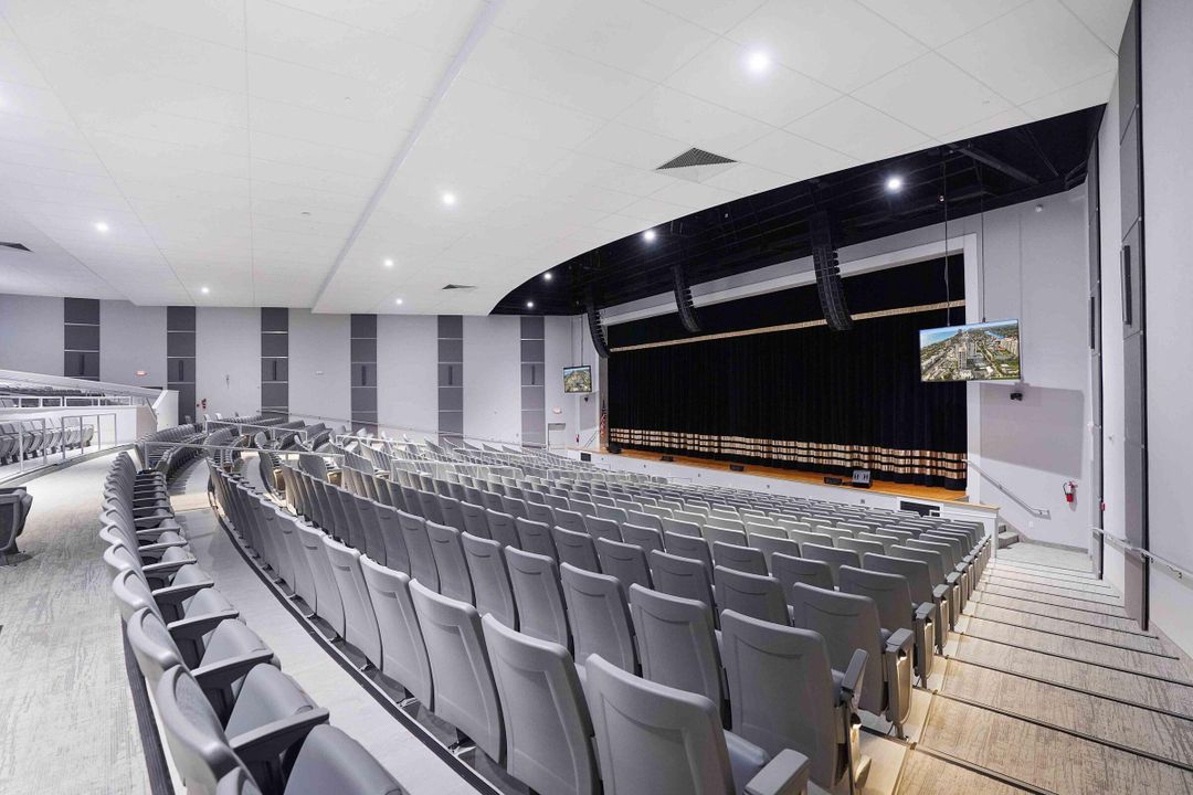 For Sale: $147,999 (2 beds, 2 baths, 916 Square Feet)