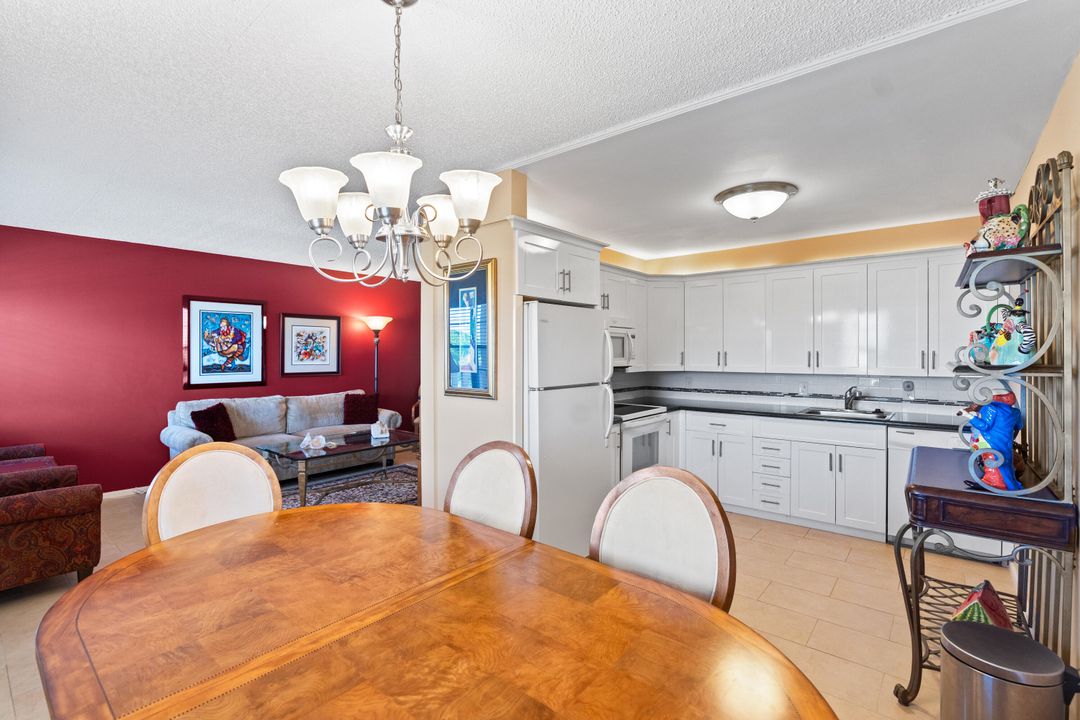 For Sale: $147,999 (2 beds, 2 baths, 916 Square Feet)