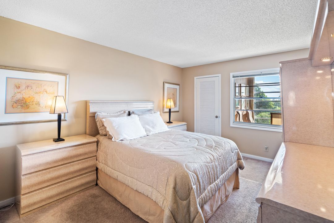 For Sale: $147,999 (2 beds, 2 baths, 916 Square Feet)