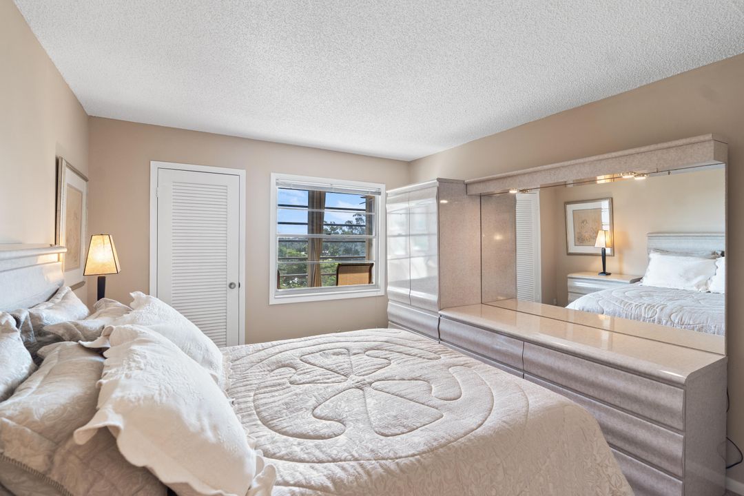 For Sale: $147,999 (2 beds, 2 baths, 916 Square Feet)