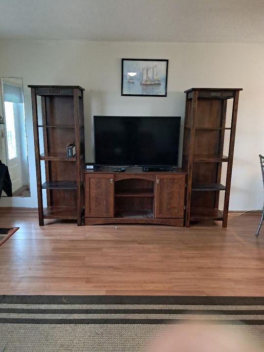 For Sale: $79,000 (1 beds, 1 baths, 684 Square Feet)