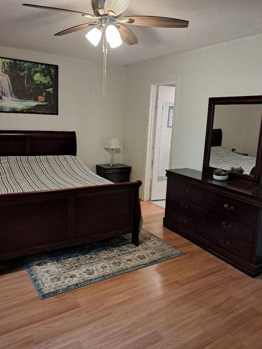 For Sale: $79,000 (1 beds, 1 baths, 684 Square Feet)