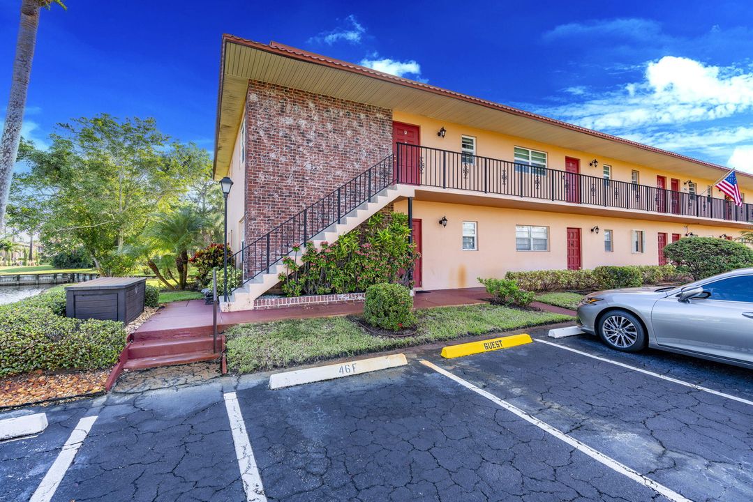 For Sale: $135,000 (2 beds, 2 baths, 894 Square Feet)