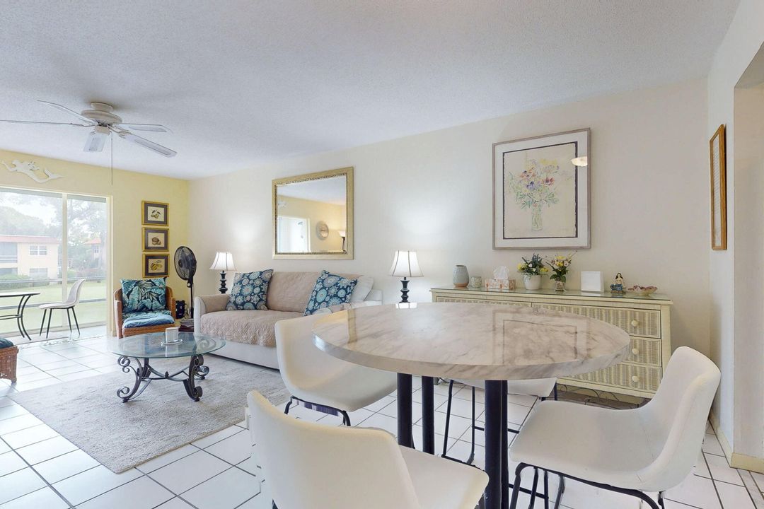 For Sale: $135,000 (2 beds, 2 baths, 894 Square Feet)