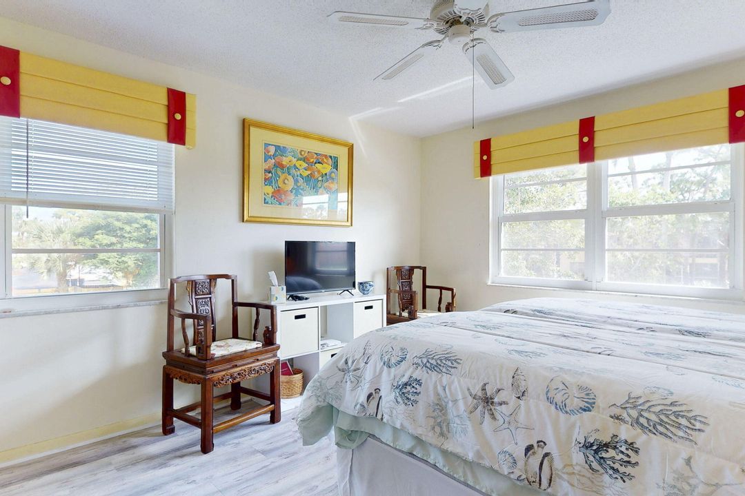 For Sale: $135,000 (2 beds, 2 baths, 894 Square Feet)