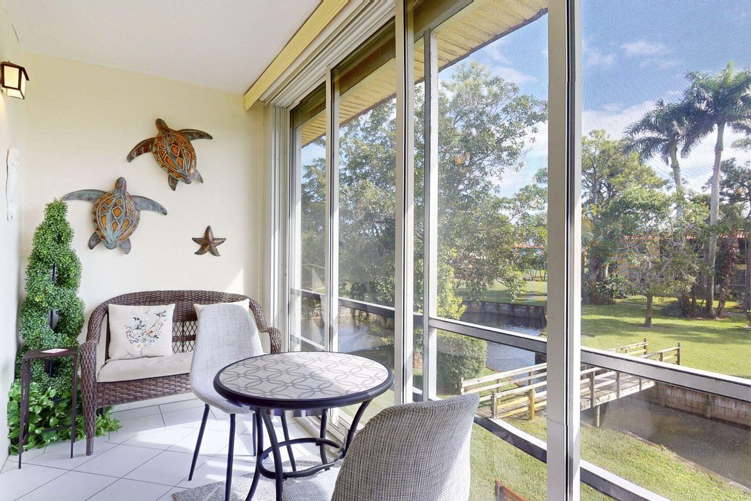 For Sale: $135,000 (2 beds, 2 baths, 894 Square Feet)