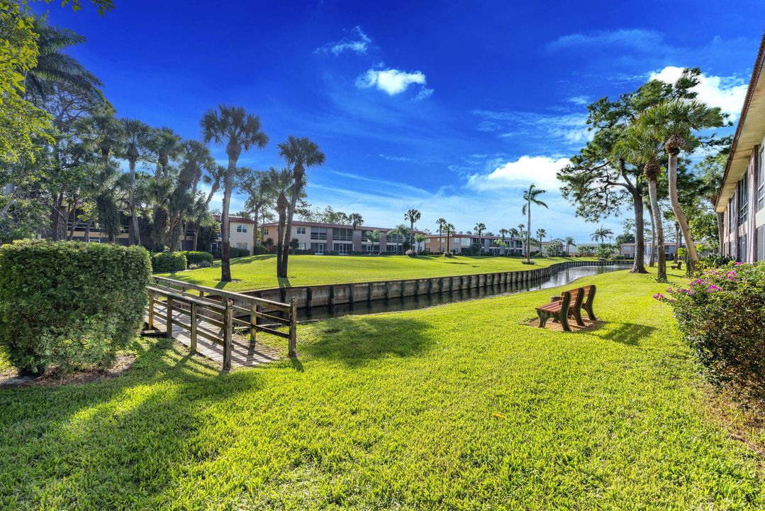 For Sale: $135,000 (2 beds, 2 baths, 894 Square Feet)