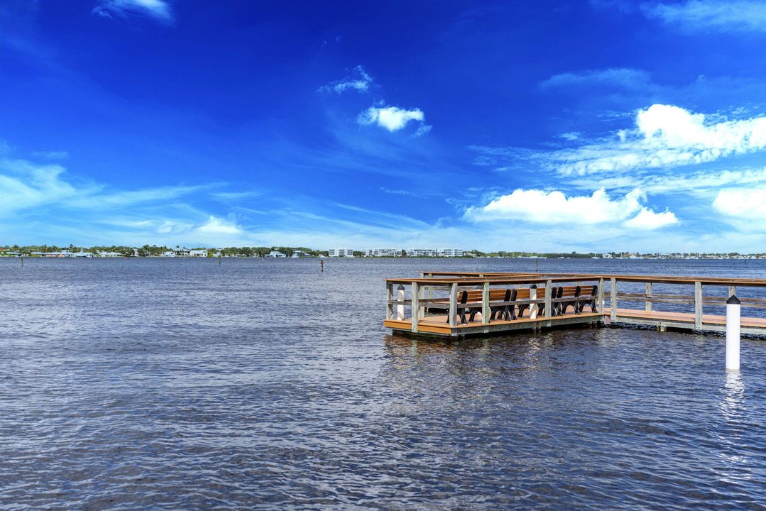 For Sale: $135,000 (2 beds, 2 baths, 894 Square Feet)