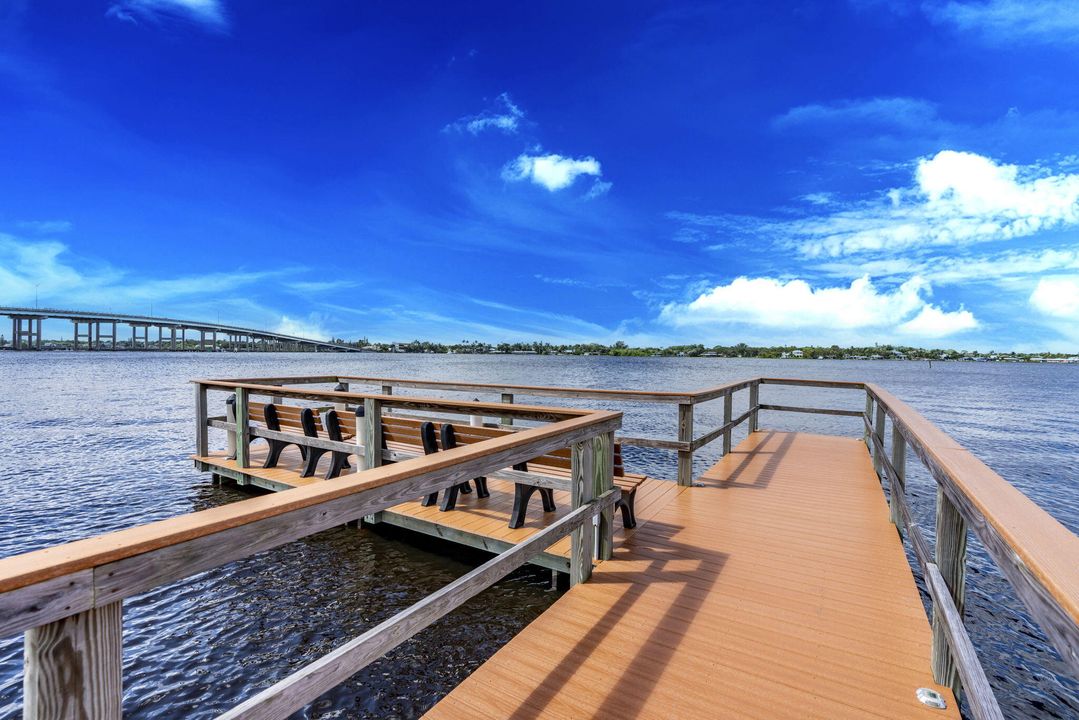 For Sale: $135,000 (2 beds, 2 baths, 894 Square Feet)