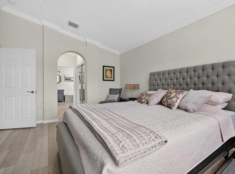 Active With Contract: $469,000 (3 beds, 2 baths, 1743 Square Feet)