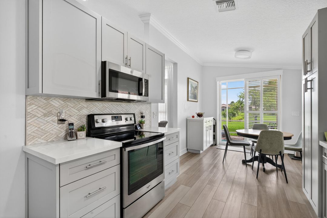 Active With Contract: $469,000 (3 beds, 2 baths, 1743 Square Feet)