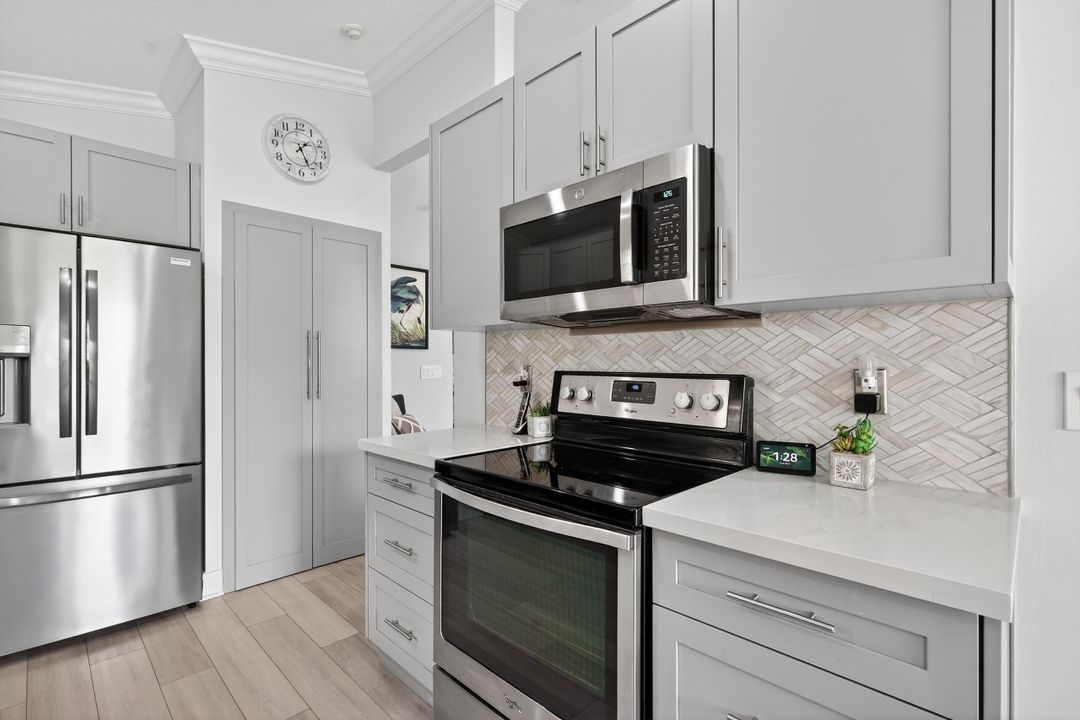 Active With Contract: $469,000 (3 beds, 2 baths, 1743 Square Feet)