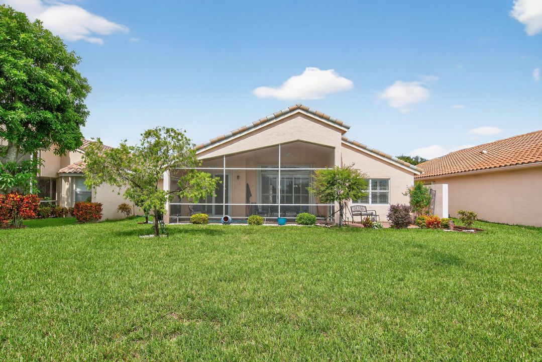 Active With Contract: $469,000 (3 beds, 2 baths, 1743 Square Feet)