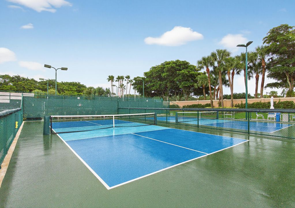 Active With Contract: $469,000 (3 beds, 2 baths, 1743 Square Feet)