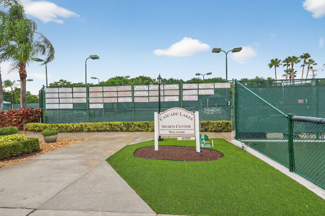 Active With Contract: $469,000 (3 beds, 2 baths, 1743 Square Feet)