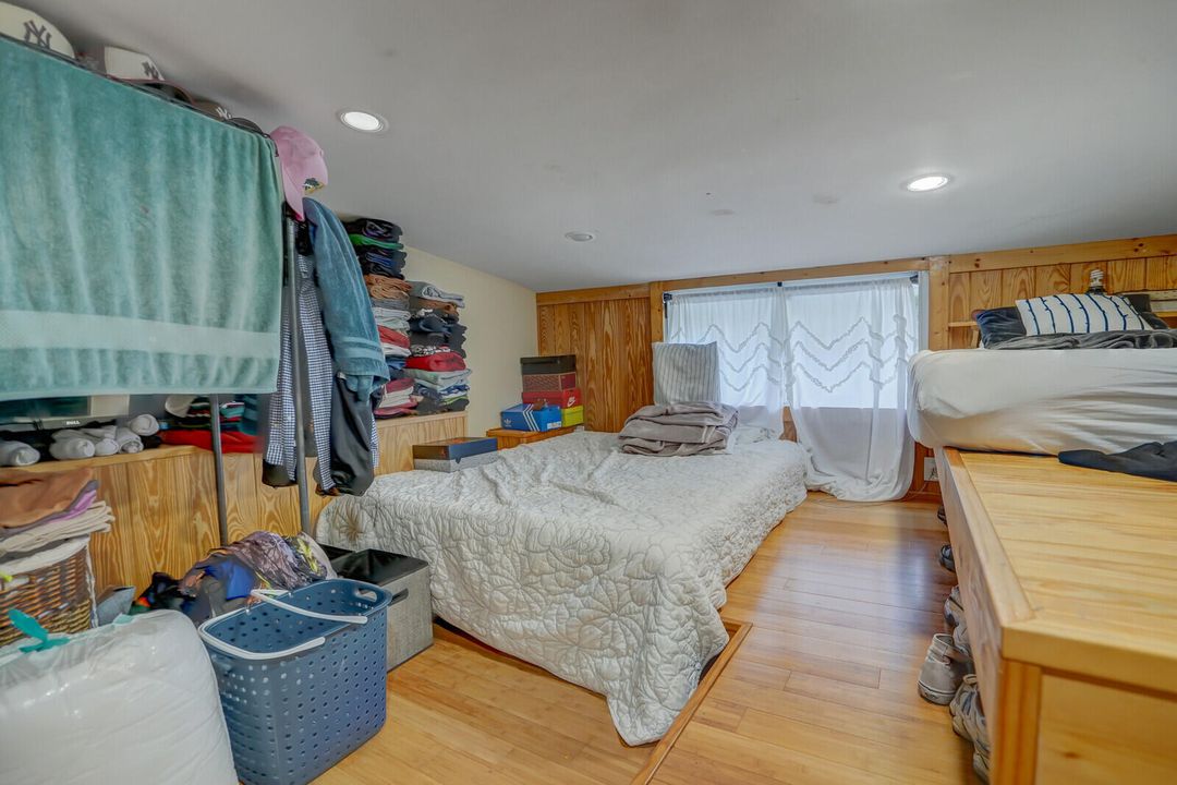 Active With Contract: $565,000 (3 beds, 2 baths, 1373 Square Feet)