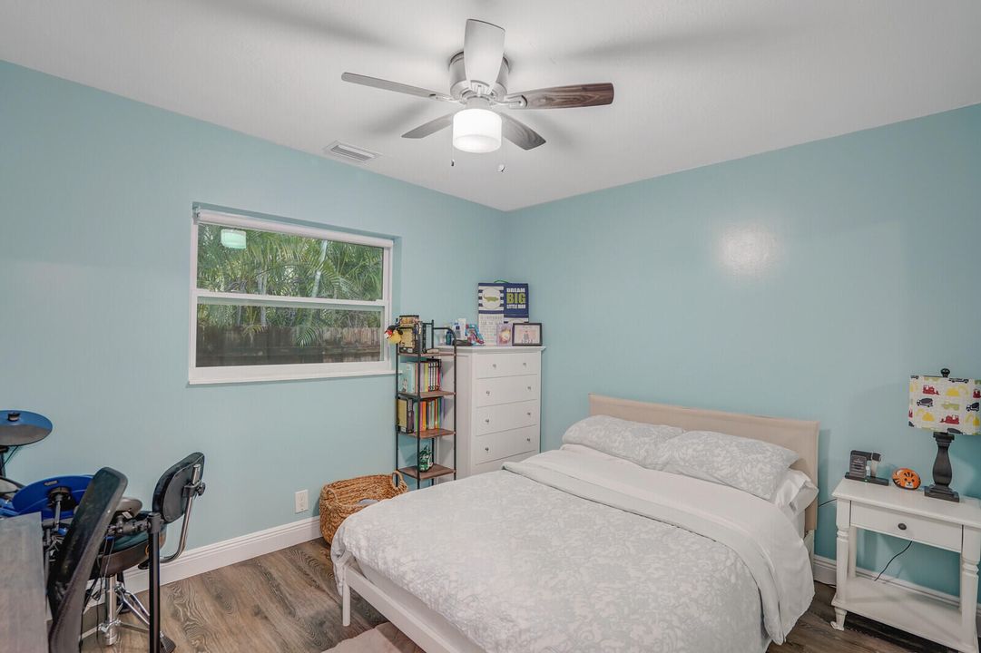 Active With Contract: $565,000 (3 beds, 2 baths, 1373 Square Feet)