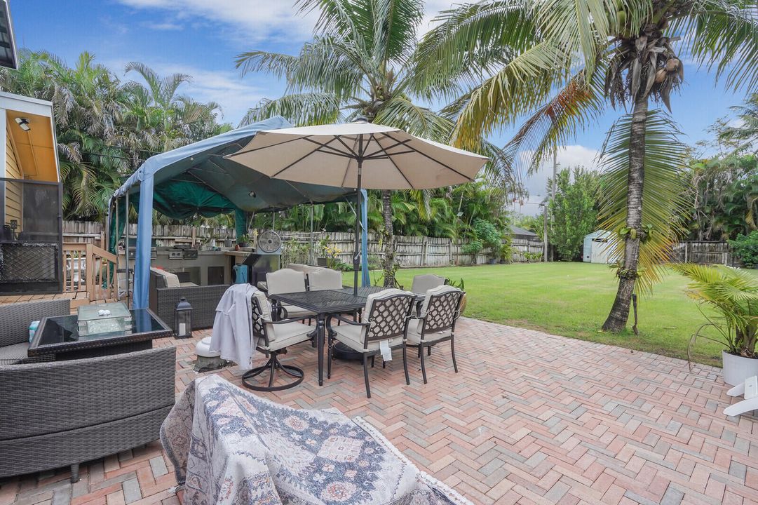 Active With Contract: $565,000 (3 beds, 2 baths, 1373 Square Feet)