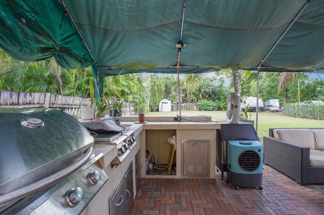 Active With Contract: $565,000 (3 beds, 2 baths, 1373 Square Feet)