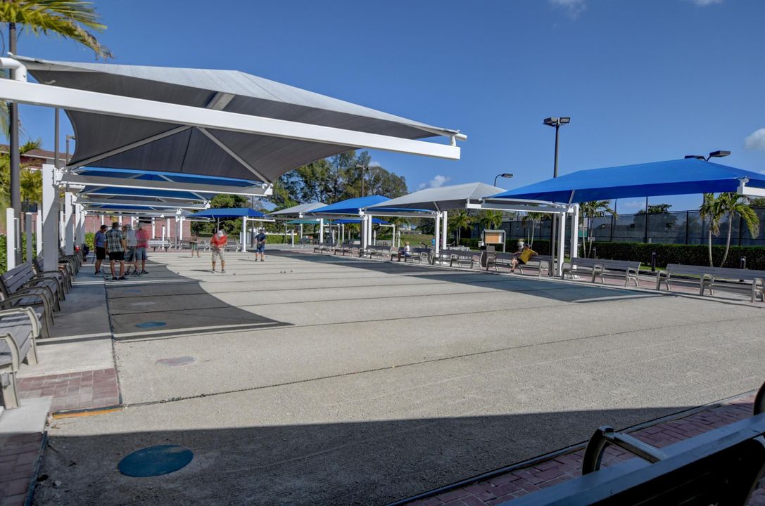 For Sale: $218,880 (2 beds, 1 baths, 820 Square Feet)