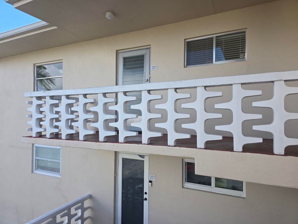 На продажу: $54,990 (2 спален, 1 ванн, 894 Квадратных фут)