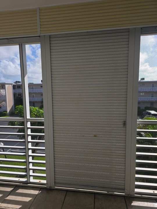 На продажу: $54,990 (2 спален, 1 ванн, 894 Квадратных фут)