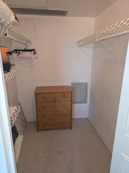 На продажу: $54,990 (2 спален, 1 ванн, 894 Квадратных фут)