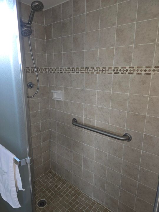 На продажу: $54,990 (2 спален, 1 ванн, 894 Квадратных фут)