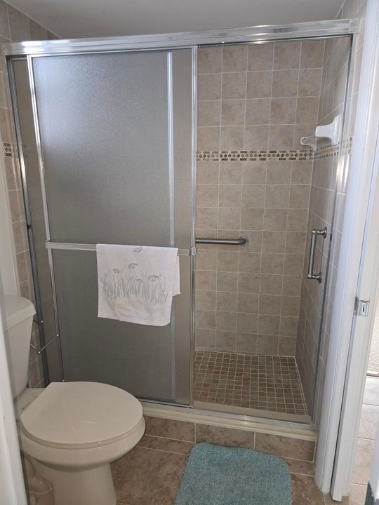 На продажу: $54,990 (2 спален, 1 ванн, 894 Квадратных фут)