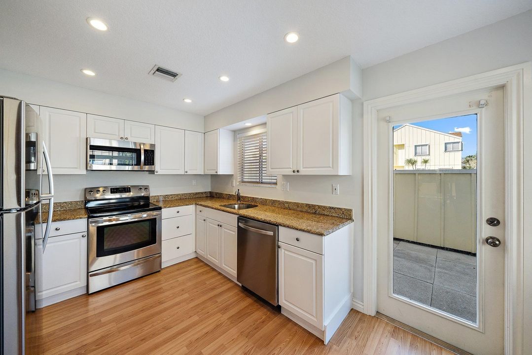 待售: $339,000 (2 贝兹, 2 浴室, 1254 平方英尺)