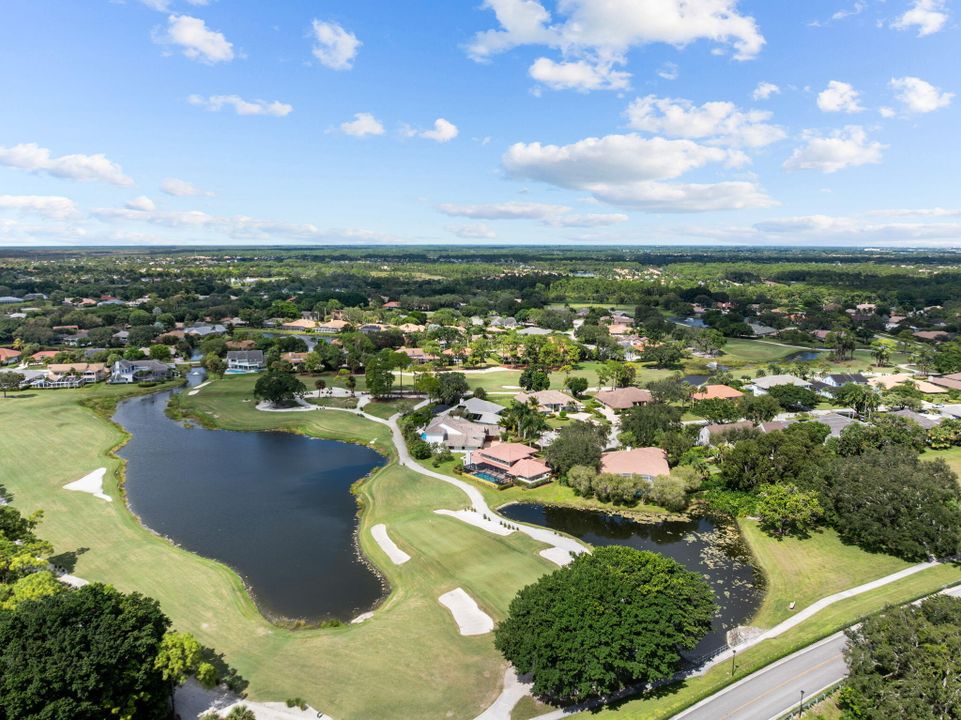 合同活跃: $2,050,000 (4 贝兹, 4 浴室, 3820 平方英尺)