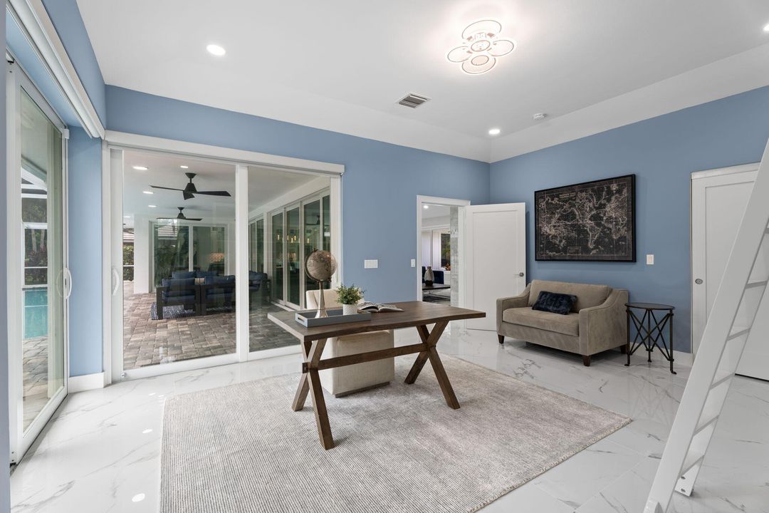 合同活跃: $2,050,000 (4 贝兹, 4 浴室, 3820 平方英尺)