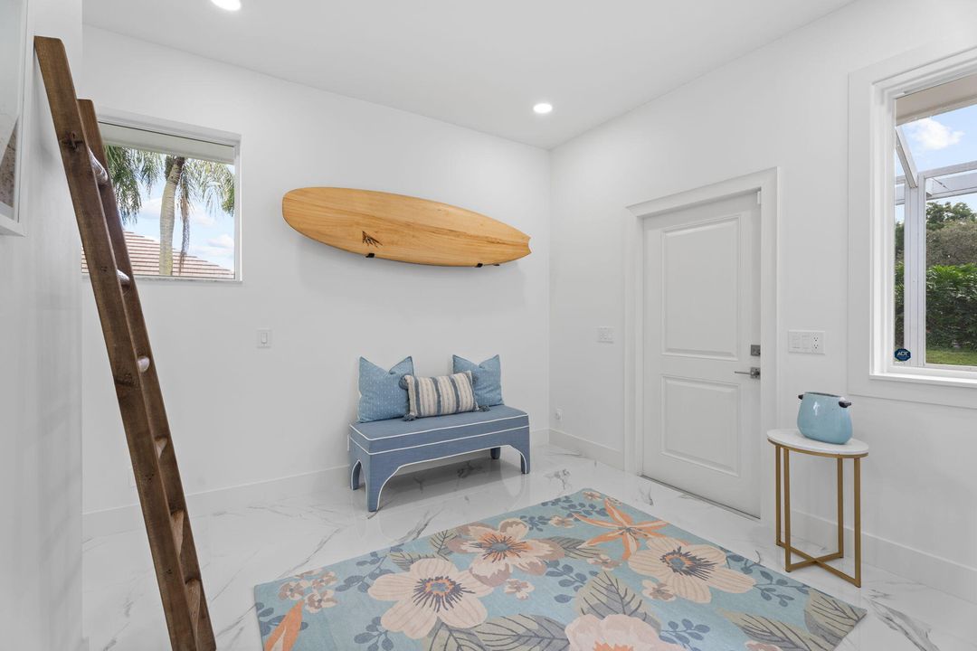 合同活跃: $2,050,000 (4 贝兹, 4 浴室, 3820 平方英尺)