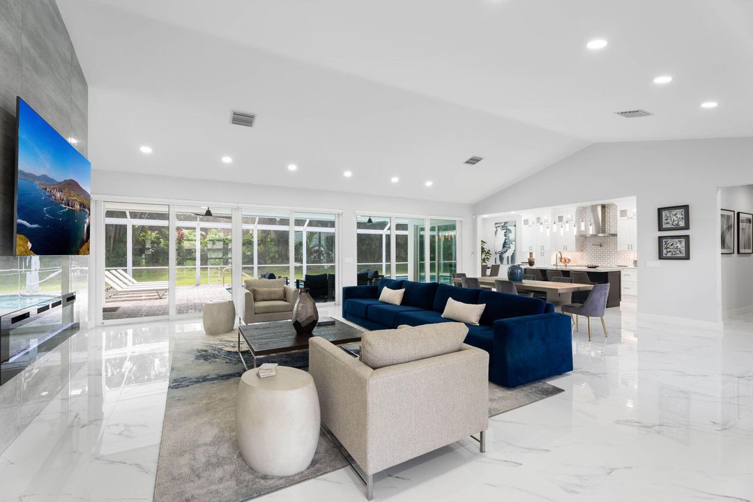 合同活跃: $2,050,000 (4 贝兹, 4 浴室, 3820 平方英尺)