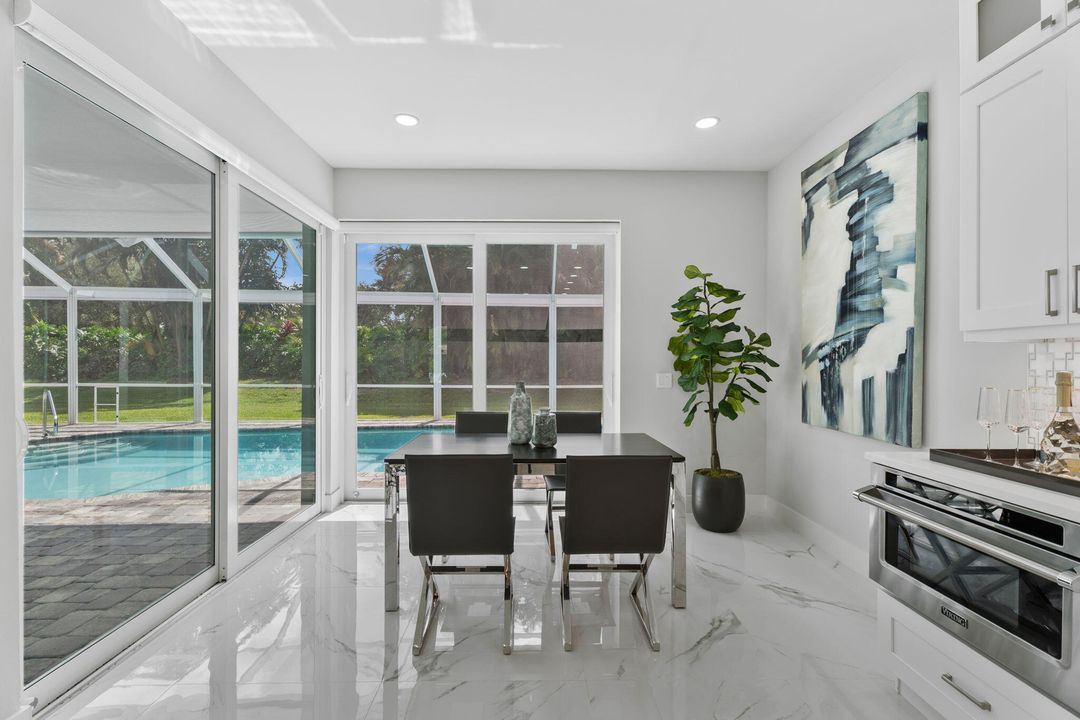 合同活跃: $2,050,000 (4 贝兹, 4 浴室, 3820 平方英尺)