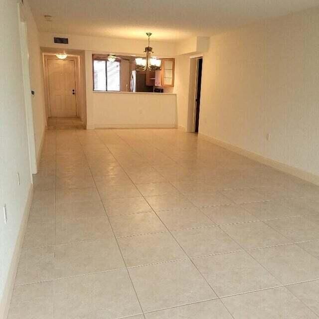 Activo con contrato: $2,000 (2 camas, 2 baños, 1385 Pies cuadrados)