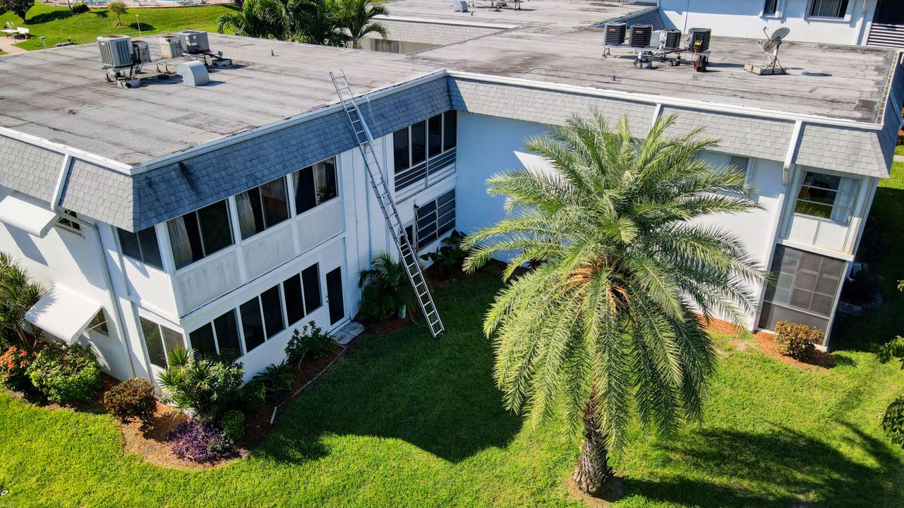 For Sale: $163,900 (2 beds, 1 baths, 819 Square Feet)