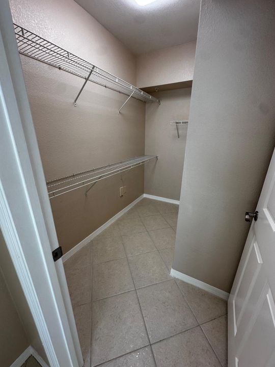 В аренду: $2,150 (2 спален, 2 ванн, 1141 Квадратных фут)